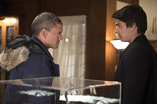 DC's Legends of Tomorrow -- "Pilot, Part 2" -- Image LGN102_20150922_0125b -- Pictured (L-R): Leonard Snart/Captain Cold and Brandon Routh as Ray Palmer -- Photo: Diyah Pera/The CW -- ÃÂ© 2015 The CW Network, LLC. All Rights Reserved.