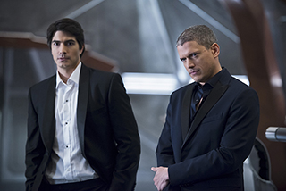 DC's Legends of Tomorrow -- "White Knights" -- Image LGN104A_0079b.jpg -- Pictured (L-R): Brandon Routh as Ray Palmer/Atom and Wentworth Miller as Leonard Snart/Captain Cold -- Photo: Diyah Pera/The CW -- ÃÂ© 2016 The CW Network, LLC. All Rights Reserved.