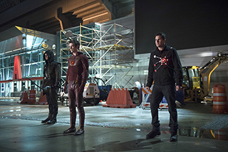 The Flash -- "Rogue Air" -- Image FLA122B_0255b -- Pictured (L-R): Stephen Amell as Oliver Queen / Arrow, Grant Gustin as Barry Allen / The Flash and Robbie Amell as Ronnie / Firestorm -- Photo: Diyah Pera/The CW -- ÃÂ© 2015 The CW Network, LLC. All rights reserved.