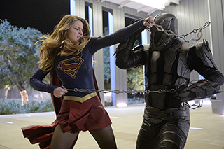 "Truth, Justice and the American Way" -- Supergirl (Melissa Benoist, left) does battle with the deadly Master Jailer (Jeff Branson, right), who is hunting and executing escaped Fort Rozz prisoners, on SUPERGIRL, Monday, Feb. 22 (8:00-9:00 PM, ET/PT) on the CBS Television Network. Photo: Darren Michaels/Warner Bros. Entertainment Inc. ÃÂ© 2016 WBEI. All rights reserved.