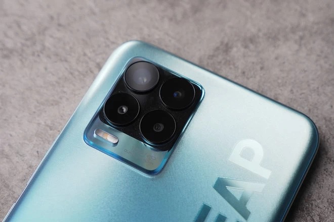 Testamos o poderoso realme 8 Pro que une um design incrível, bateria com 4500MAh, carregamento superdart e câmera de 108MP.